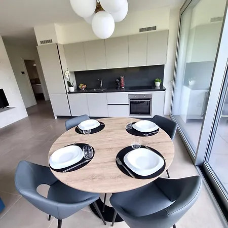 Apartament Kristal Gabri *